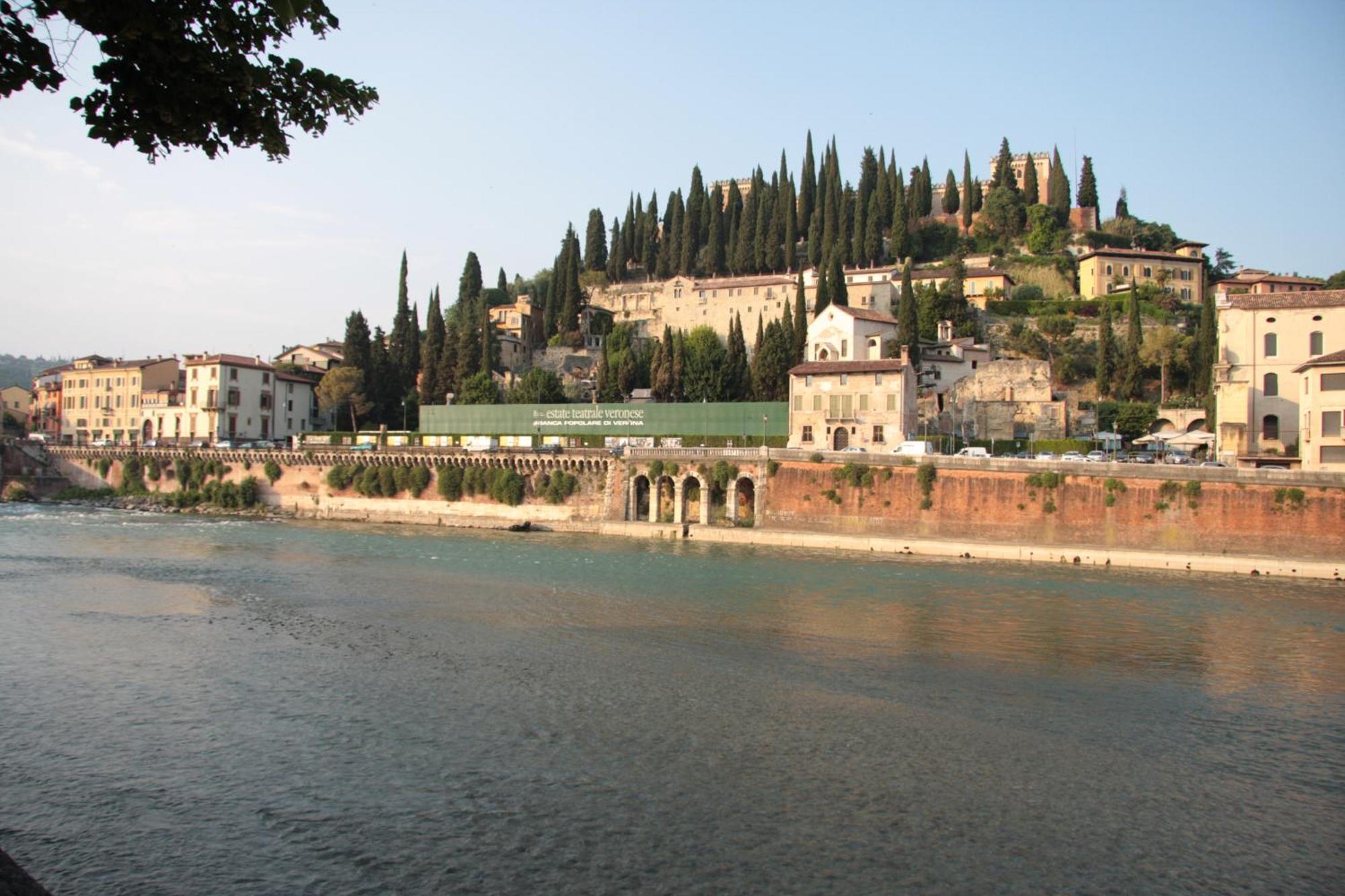 Lo Scalino Apartment Verona Exterior photo